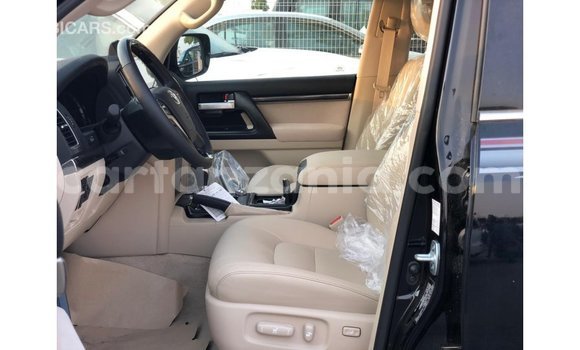 Nunua Imported Toyota Land Cruiser Nyeusi Gari ndani ya Import - Dubai nchini Arusha Nunua Imported Toyota Land Cruiser Nyeusi Gari ndani ya Import - Dubai nchini Arusha