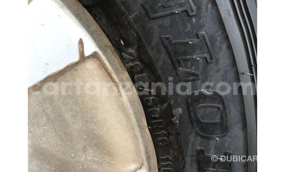Nunua Imported Toyota Land Cruiser Nyeusi Gari ndani ya Import - Dubai nchini Arusha Nunua Imported Toyota Land Cruiser Nyeusi Gari ndani ya Import - Dubai nchini Arusha