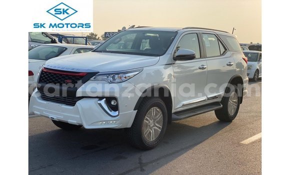 Buy Import Toyota Fortuner White Car in Import - Dubai in Arusha