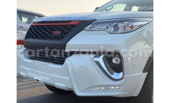 Buy Import Toyota Fortuner White Car in Import - Dubai in Arusha Buy Import Toyota Fortuner White Car in Import - Dubai in Arusha