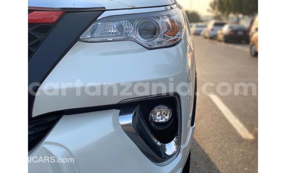 Buy Import Toyota Fortuner White Car in Import - Dubai in Arusha Buy Import Toyota Fortuner White Car in Import - Dubai in Arusha
