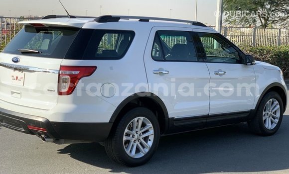 Buy Import Ford Explorer White Car in Import - Dubai in Arusha Buy Import Ford Explorer White Car in Import - Dubai in Arusha