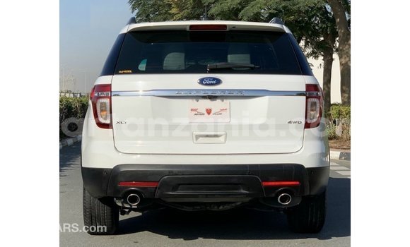 Buy Import Ford Explorer White Car in Import - Dubai in Arusha Buy Import Ford Explorer White Car in Import - Dubai in Arusha