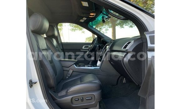 Buy Import Ford Explorer White Car in Import - Dubai in Arusha Buy Import Ford Explorer White Car in Import - Dubai in Arusha