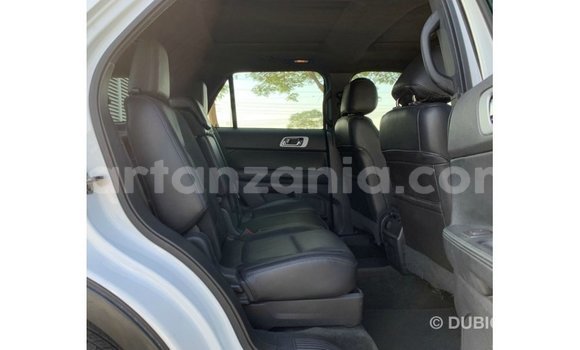 Buy Import Ford Explorer White Car in Import - Dubai in Arusha Buy Import Ford Explorer White Car in Import - Dubai in Arusha