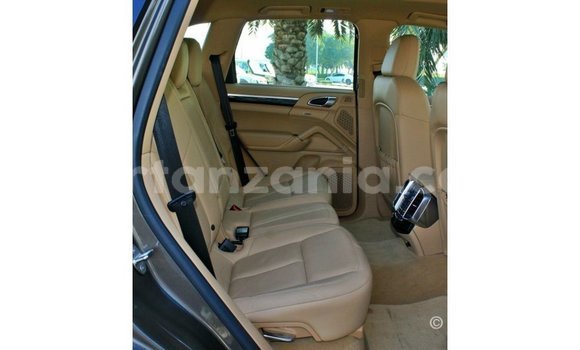 Buy Import Porsche Cayenne Brown Car in Import - Dubai in Arusha Buy Import Porsche Cayenne Brown Car in Import - Dubai in Arusha