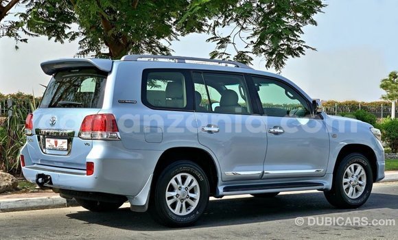 Buy Import Toyota Land Cruiser Blue Car in Import - Dubai in Arusha Buy Import Toyota Land Cruiser Blue Car in Import - Dubai in Arusha