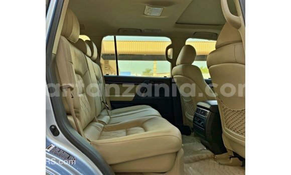Buy Import Toyota Land Cruiser Blue Car in Import - Dubai in Arusha Buy Import Toyota Land Cruiser Blue Car in Import - Dubai in Arusha