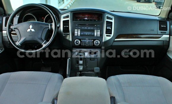 Buy Import Mitsubishi Pajero Brown Car in Import - Dubai in Arusha Buy Import Mitsubishi Pajero Brown Car in Import - Dubai in Arusha
