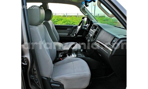 Buy Import Mitsubishi Pajero Brown Car in Import - Dubai in Arusha Buy Import Mitsubishi Pajero Brown Car in Import - Dubai in Arusha