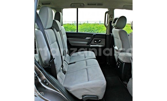 Buy Import Mitsubishi Pajero Brown Car in Import - Dubai in Arusha Buy Import Mitsubishi Pajero Brown Car in Import - Dubai in Arusha