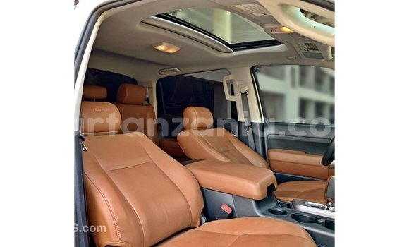 Buy Import Toyota Tundra White Car in Import - Dubai in Arusha Buy Import Toyota Tundra White Car in Import - Dubai in Arusha