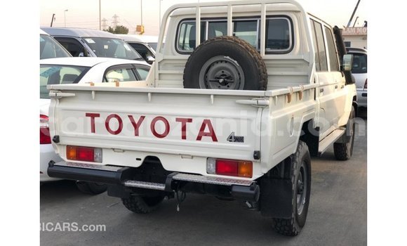 Buy Import Toyota Land Cruiser White Car in Import - Dubai in Arusha Buy Import Toyota Land Cruiser White Car in Import - Dubai in Arusha