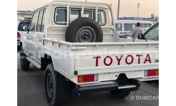 Buy Import Toyota Land Cruiser White Car in Import - Dubai in Arusha Buy Import Toyota Land Cruiser White Car in Import - Dubai in Arusha