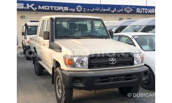 Buy Import Toyota Land Cruiser White Car in Import - Dubai in Arusha Buy Import Toyota Land Cruiser White Car in Import - Dubai in Arusha