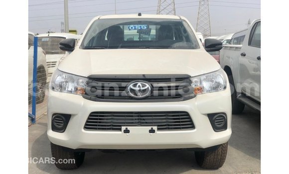 Buy Import Toyota Hilux White Car in Import - Dubai in Arusha Buy Import Toyota Hilux White Car in Import - Dubai in Arusha