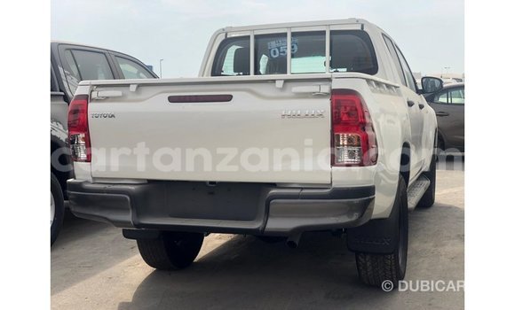 Buy Import Toyota Hilux White Car in Import - Dubai in Arusha Buy Import Toyota Hilux White Car in Import - Dubai in Arusha