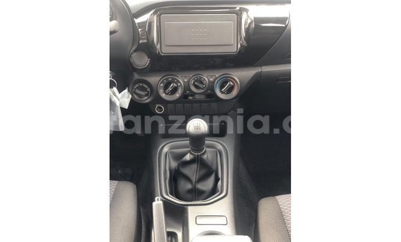 Buy Import Toyota Hilux White Car in Import - Dubai in Arusha Buy Import Toyota Hilux White Car in Import - Dubai in Arusha