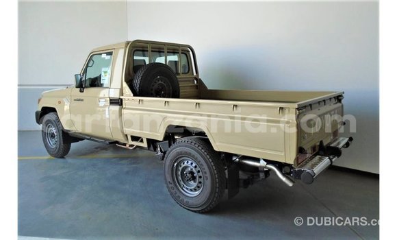 Nunua Imported Toyota Land Cruiser Beige Gari ndani ya Import - Dubai nchini Arusha Nunua Imported Toyota Land Cruiser Beige Gari ndani ya Import - Dubai nchini Arusha