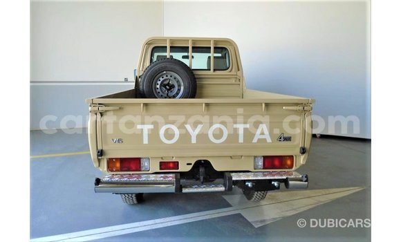 Nunua Imported Toyota Land Cruiser Beige Gari ndani ya Import - Dubai nchini Arusha Nunua Imported Toyota Land Cruiser Beige Gari ndani ya Import - Dubai nchini Arusha