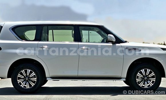Buy Import Nissan Patrol White Car in Import - Dubai in Arusha Buy Import Nissan Patrol White Car in Import - Dubai in Arusha