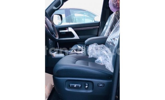 Buy Import Toyota Land Cruiser Black Car in Import - Dubai in Arusha Buy Import Toyota Land Cruiser Black Car in Import - Dubai in Arusha
