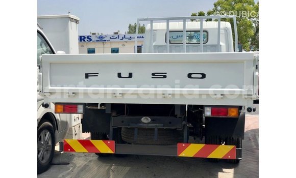 Nunua Imported Mitsubishi Carisma Nyeupe Gari ndani ya Import - Dubai nchini Arusha Nunua Imported Mitsubishi Carisma Nyeupe Gari ndani ya Import - Dubai nchini Arusha