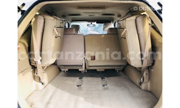 Nunua Imported Toyota Fortuner Nyeupe Gari ndani ya Import - Dubai nchini Arusha Nunua Imported Toyota Fortuner Nyeupe Gari ndani ya Import - Dubai nchini Arusha