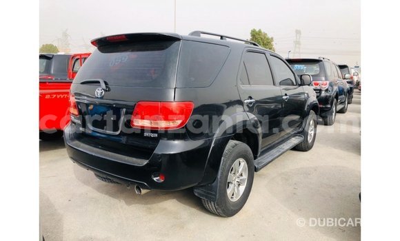 Nunua Imported Toyota Fortuner Nyeusi Gari ndani ya Import - Dubai nchini Arusha Nunua Imported Toyota Fortuner Nyeusi Gari ndani ya Import - Dubai nchini Arusha