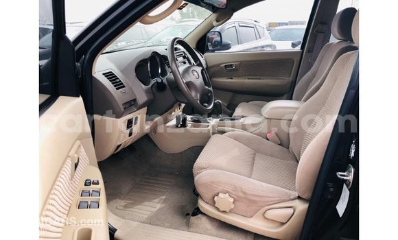 Nunua Imported Toyota Fortuner Nyeusi Gari ndani ya Import - Dubai nchini Arusha Nunua Imported Toyota Fortuner Nyeusi Gari ndani ya Import - Dubai nchini Arusha