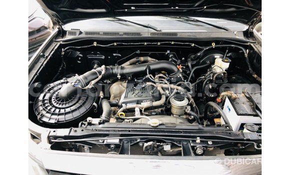 Nunua Imported Toyota Fortuner Nyeusi Gari ndani ya Import - Dubai nchini Arusha Nunua Imported Toyota Fortuner Nyeusi Gari ndani ya Import - Dubai nchini Arusha