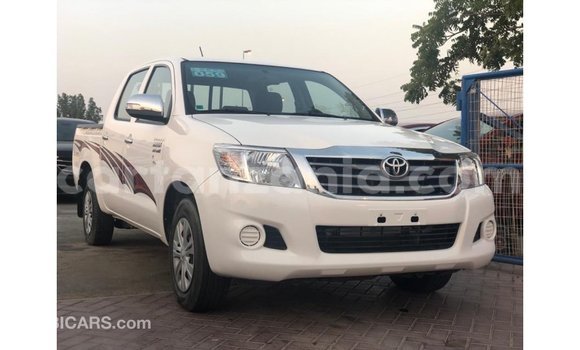 Nunua Imported Toyota Hilux Nyeupe Gari ndani ya Import - Dubai nchini Arusha Nunua Imported Toyota Hilux Nyeupe Gari ndani ya Import - Dubai nchini Arusha