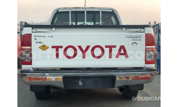 Nunua Imported Toyota Hilux Nyeupe Gari ndani ya Import - Dubai nchini Arusha Nunua Imported Toyota Hilux Nyeupe Gari ndani ya Import - Dubai nchini Arusha