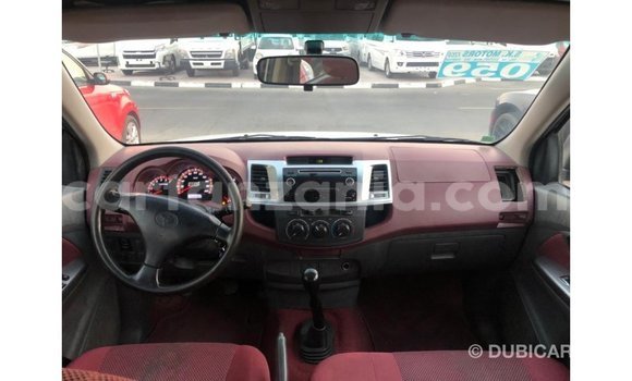 Nunua Imported Toyota Hilux Nyeupe Gari ndani ya Import - Dubai nchini Arusha Nunua Imported Toyota Hilux Nyeupe Gari ndani ya Import - Dubai nchini Arusha