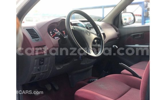 Nunua Imported Toyota Hilux Nyeupe Gari ndani ya Import - Dubai nchini Arusha Nunua Imported Toyota Hilux Nyeupe Gari ndani ya Import - Dubai nchini Arusha