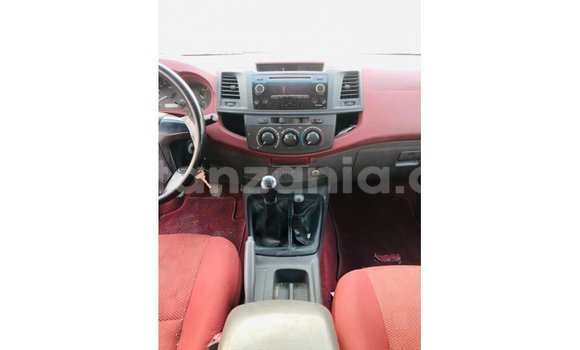Nunua Imported Toyota Hilux Nyekundu Gari ndani ya Import - Dubai nchini Arusha Nunua Imported Toyota Hilux Nyekundu Gari ndani ya Import - Dubai nchini Arusha