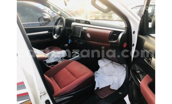 Buy Import Toyota Hilux White Car in Import - Dubai in Arusha Buy Import Toyota Hilux White Car in Import - Dubai in Arusha