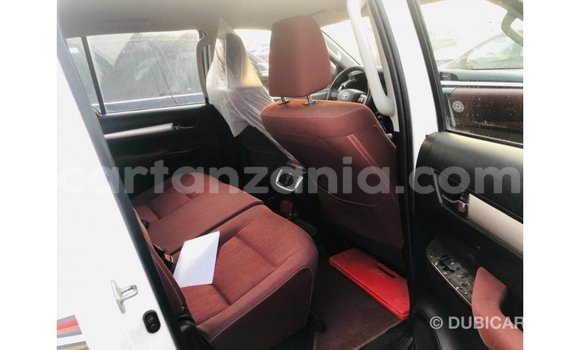 Buy Import Toyota Hilux White Car in Import - Dubai in Arusha Buy Import Toyota Hilux White Car in Import - Dubai in Arusha