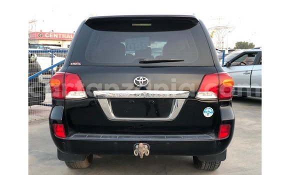 Nunua Imported Toyota Land Cruiser Nyeusi Gari ndani ya Import - Dubai nchini Arusha Nunua Imported Toyota Land Cruiser Nyeusi Gari ndani ya Import - Dubai nchini Arusha