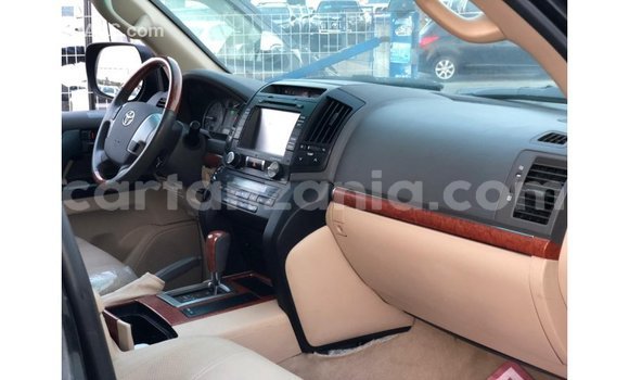 Nunua Imported Toyota Land Cruiser Nyeusi Gari ndani ya Import - Dubai nchini Arusha Nunua Imported Toyota Land Cruiser Nyeusi Gari ndani ya Import - Dubai nchini Arusha