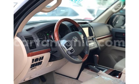 Nunua Imported Toyota Land Cruiser Nyeusi Gari ndani ya Import - Dubai nchini Arusha Nunua Imported Toyota Land Cruiser Nyeusi Gari ndani ya Import - Dubai nchini Arusha
