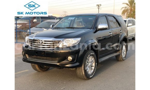 Nunua Imported Toyota Fortuner Nyeusi Gari ndani ya Import - Dubai nchini Arusha