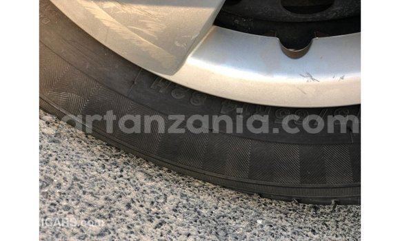 Nunua Imported Toyota Yaris Nyingine Gari ndani ya Import - Dubai nchini Arusha Nunua Imported Toyota Yaris Nyingine Gari ndani ya Import - Dubai nchini Arusha