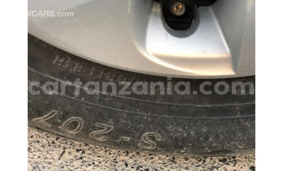 Nunua Imported Toyota Yaris Nyingine Gari ndani ya Import - Dubai nchini Arusha Nunua Imported Toyota Yaris Nyingine Gari ndani ya Import - Dubai nchini Arusha