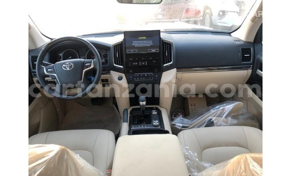 Buy Import Toyota Land Cruiser Black Car in Import - Dubai in Arusha Buy Import Toyota Land Cruiser Black Car in Import - Dubai in Arusha