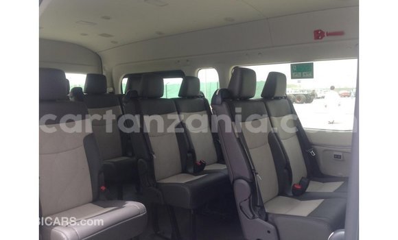 Buy Import Toyota Hiace White Car in Import - Dubai in Arusha Buy Import Toyota Hiace White Car in Import - Dubai in Arusha