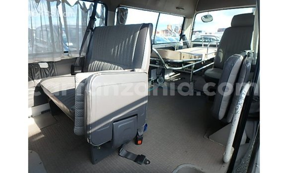 Buy Import Nissan Caravan White Car in Import - Dubai in Arusha Buy Import Nissan Caravan White Car in Import - Dubai in Arusha