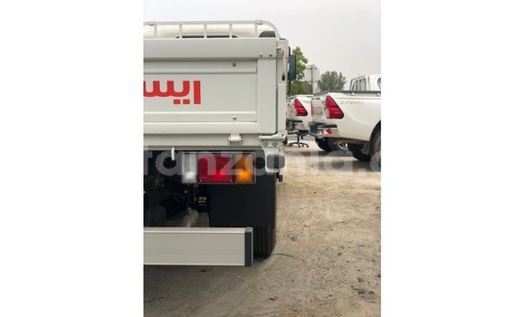 Nunua Imported Isuzu Rodeo Nyeupe Gari ndani ya Import - Dubai nchini Arusha Nunua Imported Isuzu Rodeo Nyeupe Gari ndani ya Import - Dubai nchini Arusha