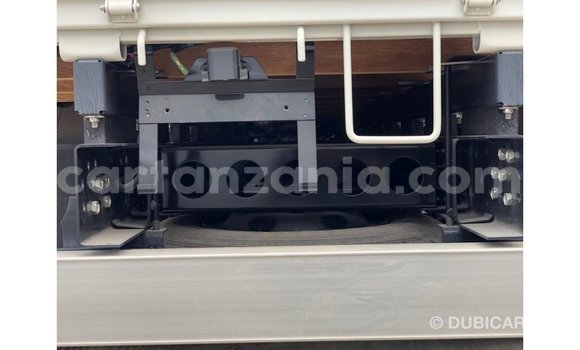 Nunua Imported Isuzu Rodeo Nyeupe Gari ndani ya Import - Dubai nchini Arusha Nunua Imported Isuzu Rodeo Nyeupe Gari ndani ya Import - Dubai nchini Arusha
