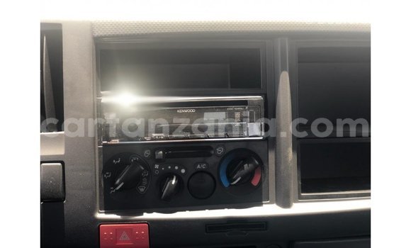 Nunua Imported Isuzu Rodeo Nyeupe Gari ndani ya Import - Dubai nchini Arusha Nunua Imported Isuzu Rodeo Nyeupe Gari ndani ya Import - Dubai nchini Arusha